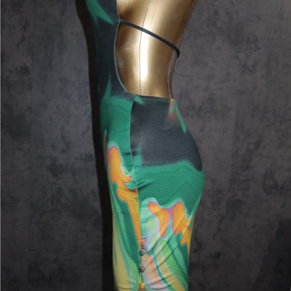 Vibrant Green and Black Mini Dress - Picture 3 of 6